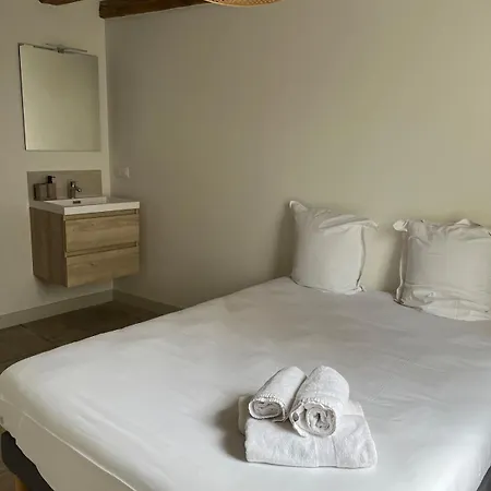 T3 Centre 1er Etage Appartement *