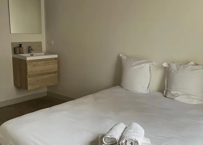 T3 Centre 1er Etage Appartement *