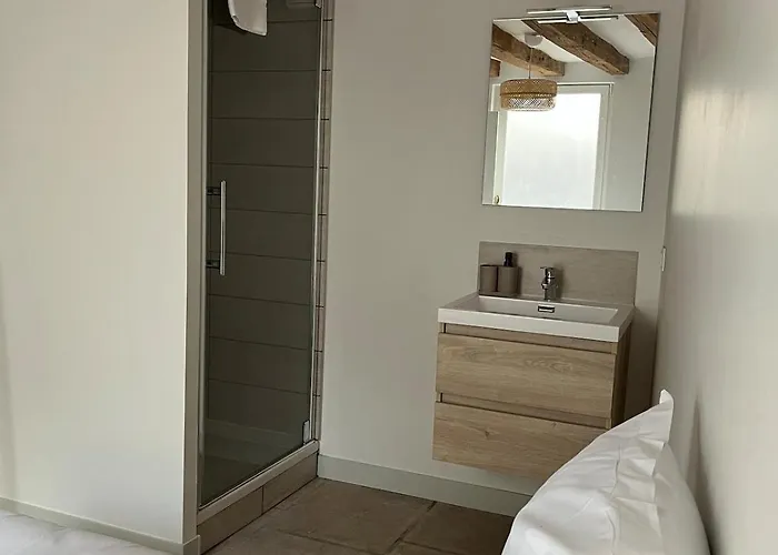 T3 Centre 1er Etage Appartement *