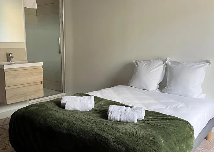 T3 Centre 1er Etage Appartement *